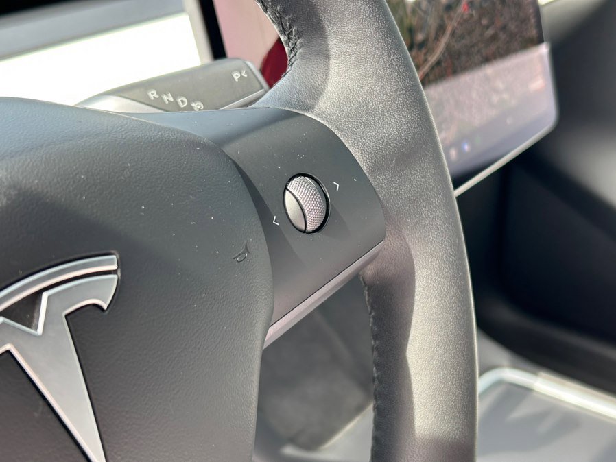 Used 2022 Tesla Model Y Performance image 20