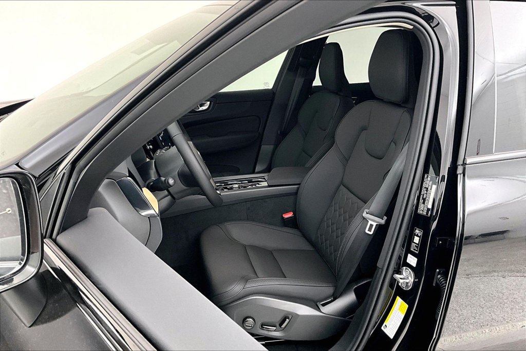 New 2026 Volvo XC60 B5 Plus w/ Climate Package AWD/4WD image 24