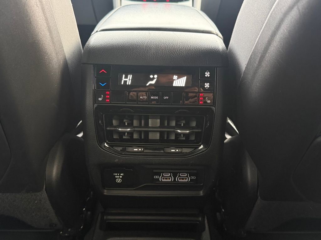 Used 2023 Jeep Grand Cherokee L Limited image 28