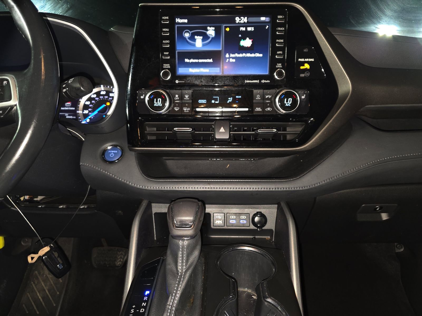 Used 2022 Toyota Highlander XLE image 17