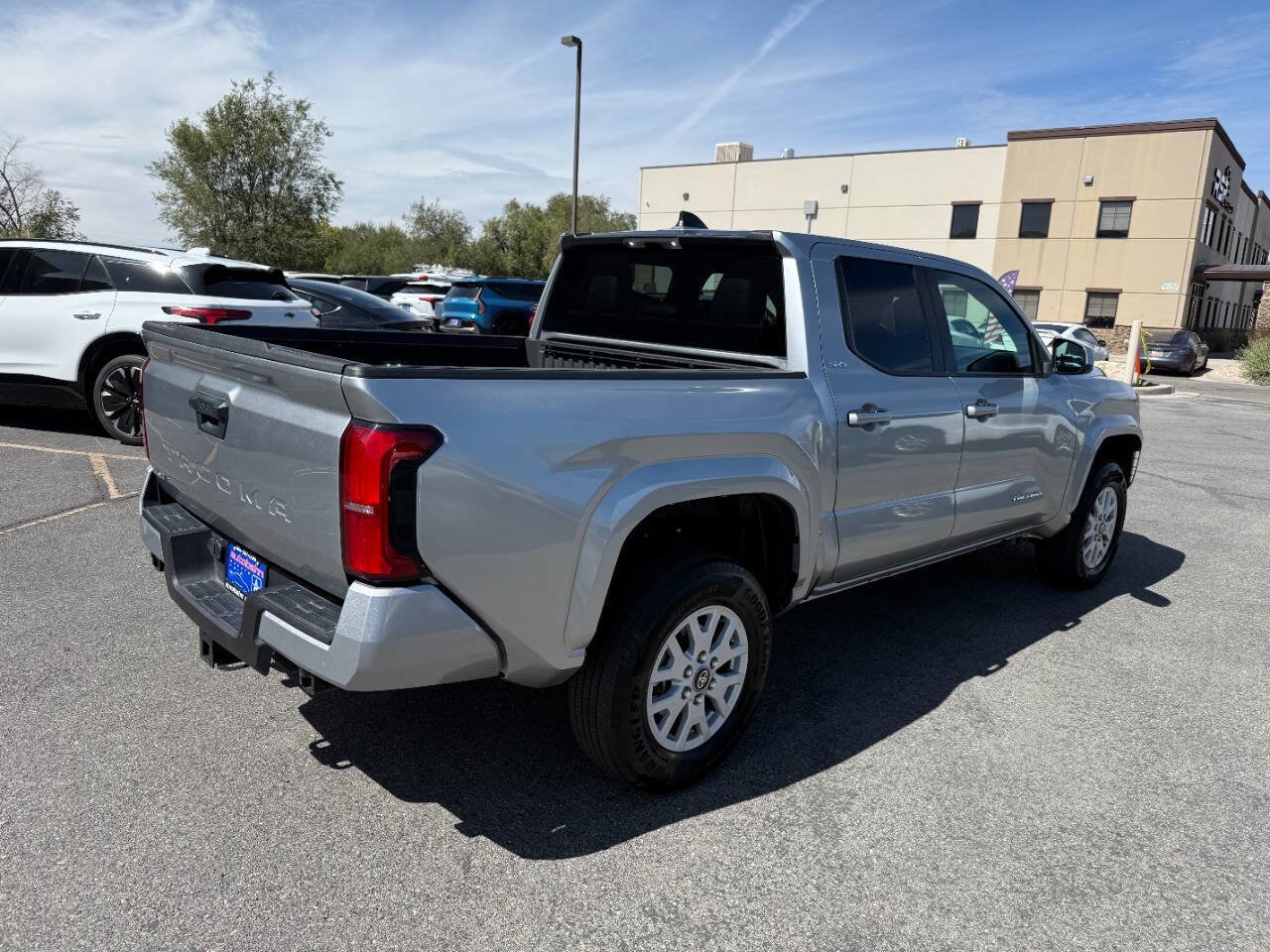 Used 2025 Toyota Tacoma SR5 AWD/4WD image 7