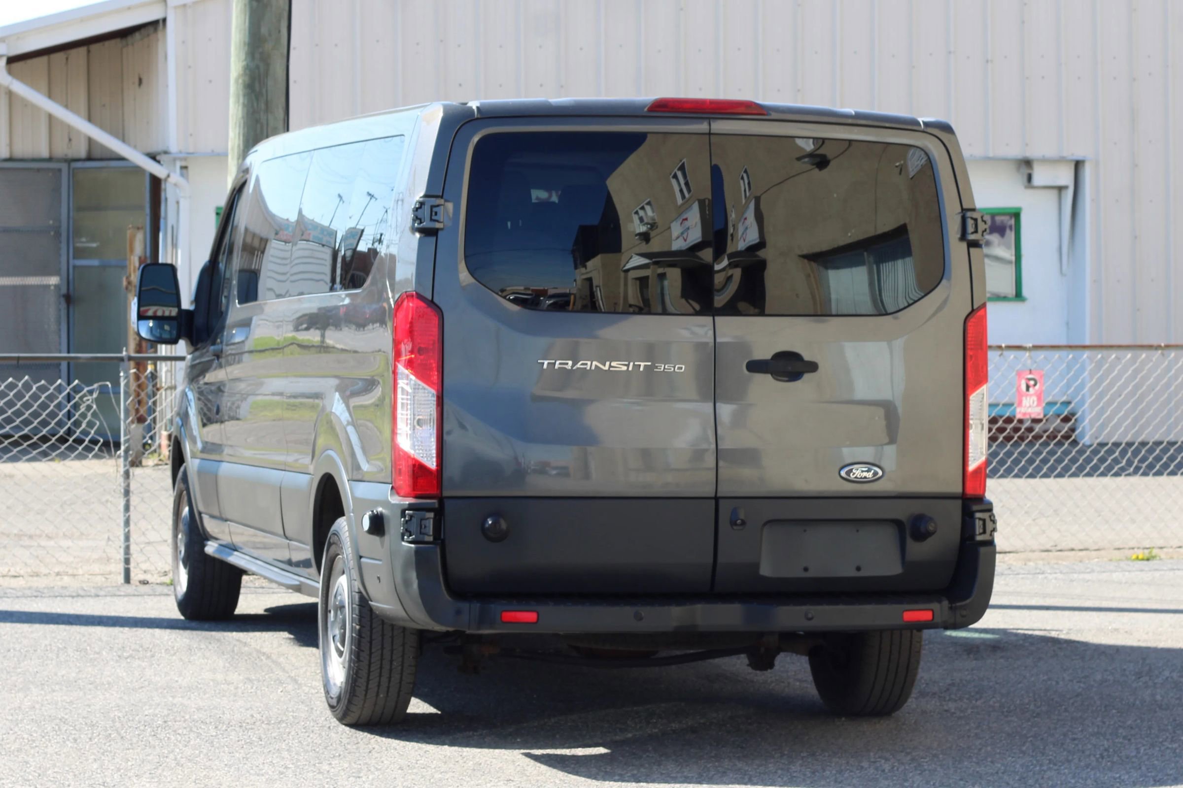 Used 2016 Ford Transit 350 XL image 6