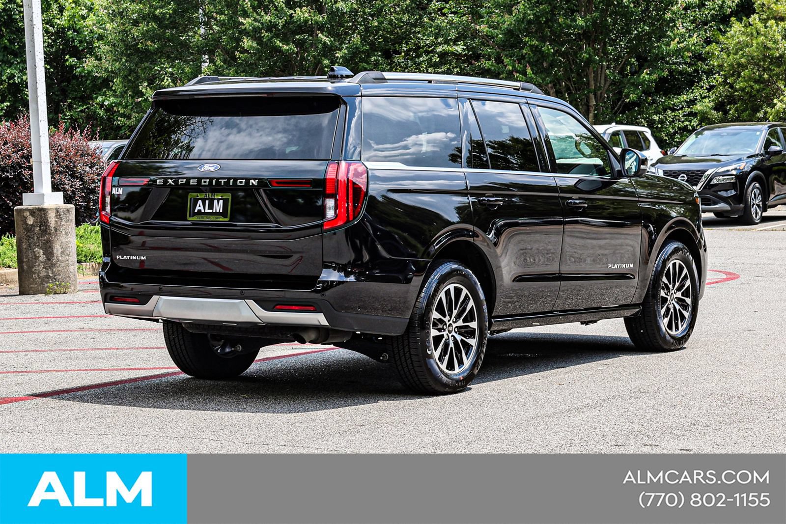 Used 2025 Ford Expedition Platinum AWD/4WD image 6
