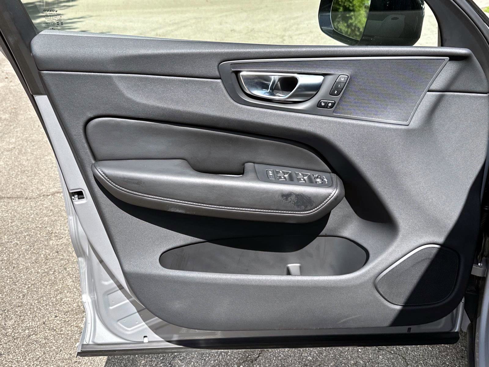 Certified 2025 Volvo XC60 B5 Plus image 16