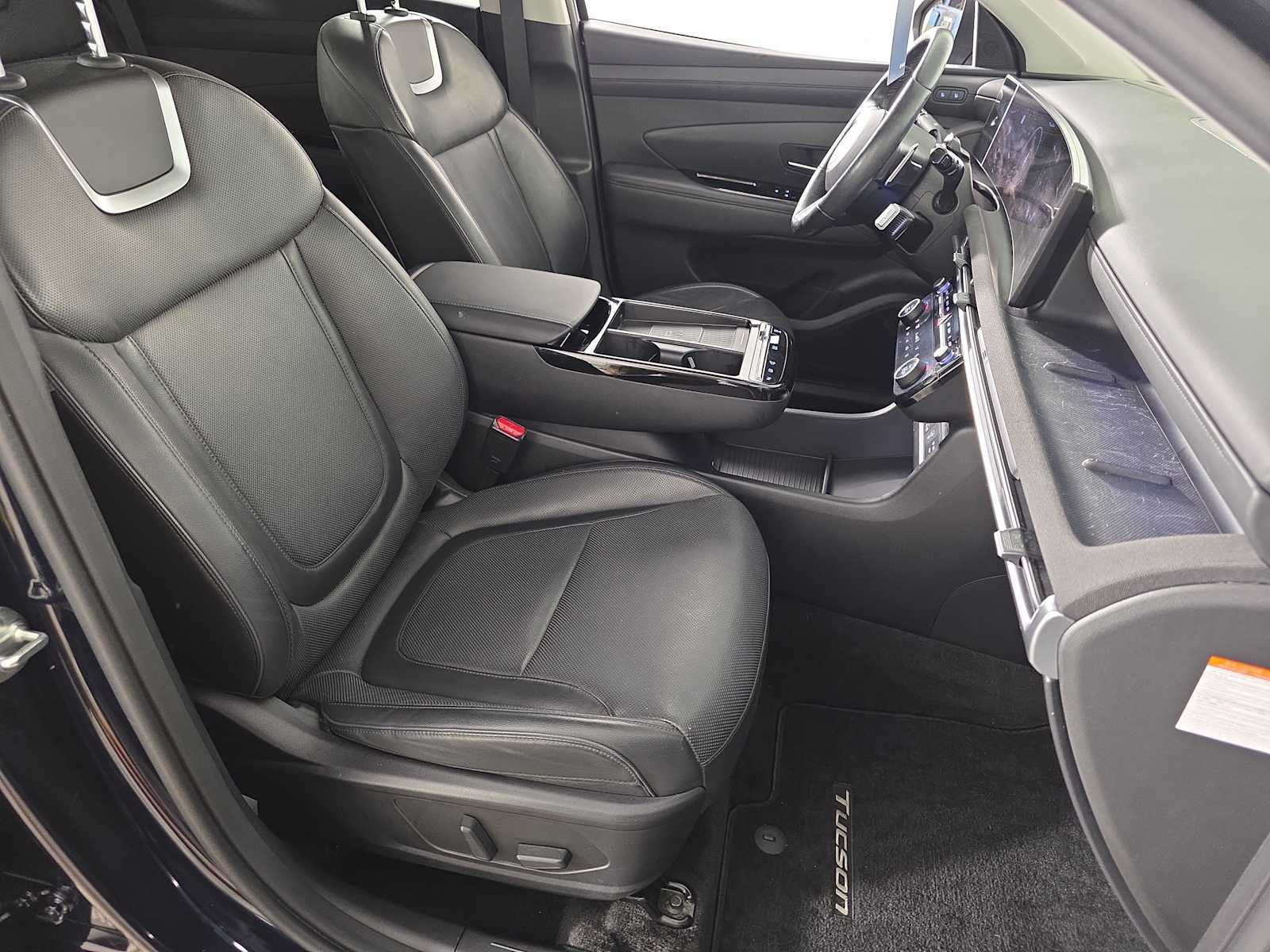 Used 2025 Hyundai Tucson Limited image 34