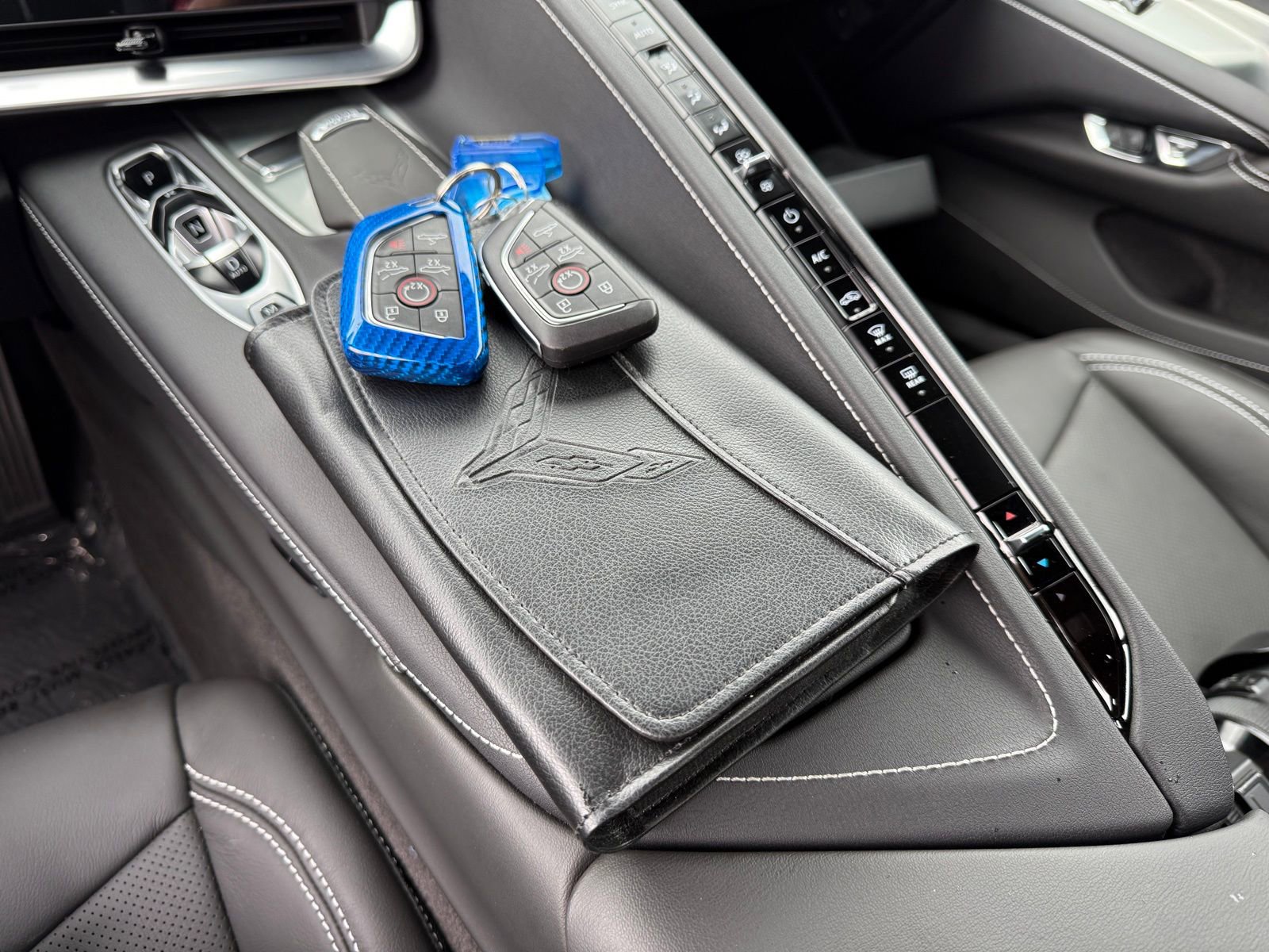 Used 2024 Chevrolet Corvette E-Ray AWD/4WD image 28