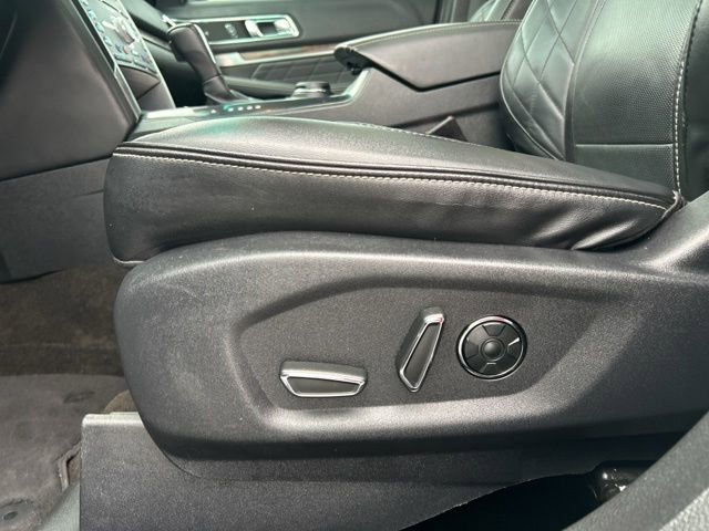 Used 2016 Ford Explorer Platinum image 35