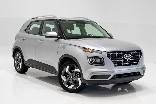 Used 2025 Hyundai Venue SEL FWD image 6