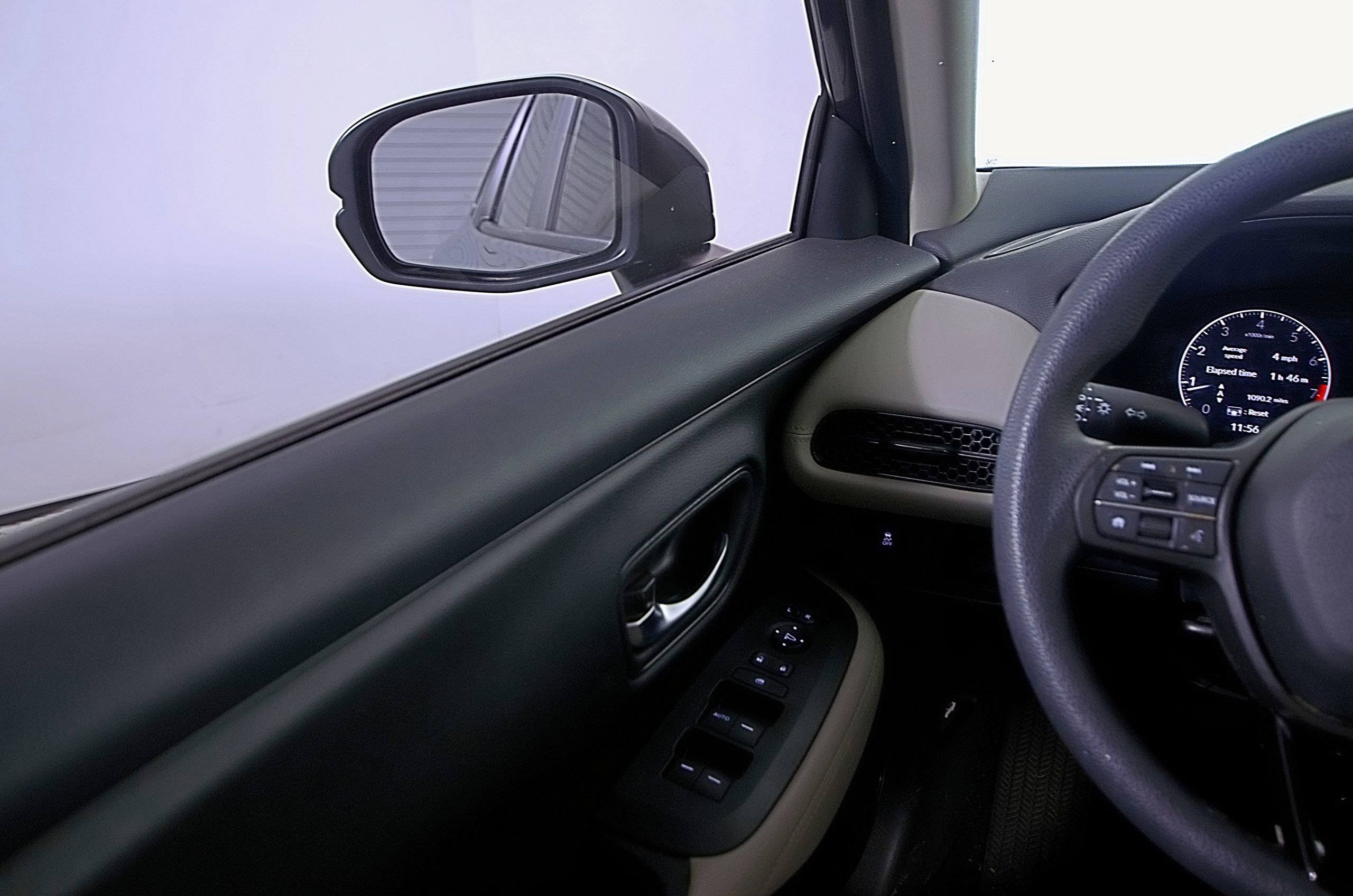 Used 2023 Honda HR-V LX image 19