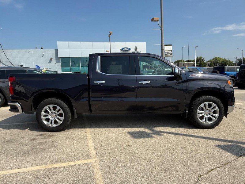 Used 2022 Chevrolet Silverado 1500 LTZ w/ Z71 Off-Road Package image 2