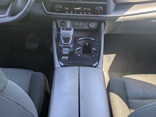 Used 2025 Nissan Rogue SV FWD image 20