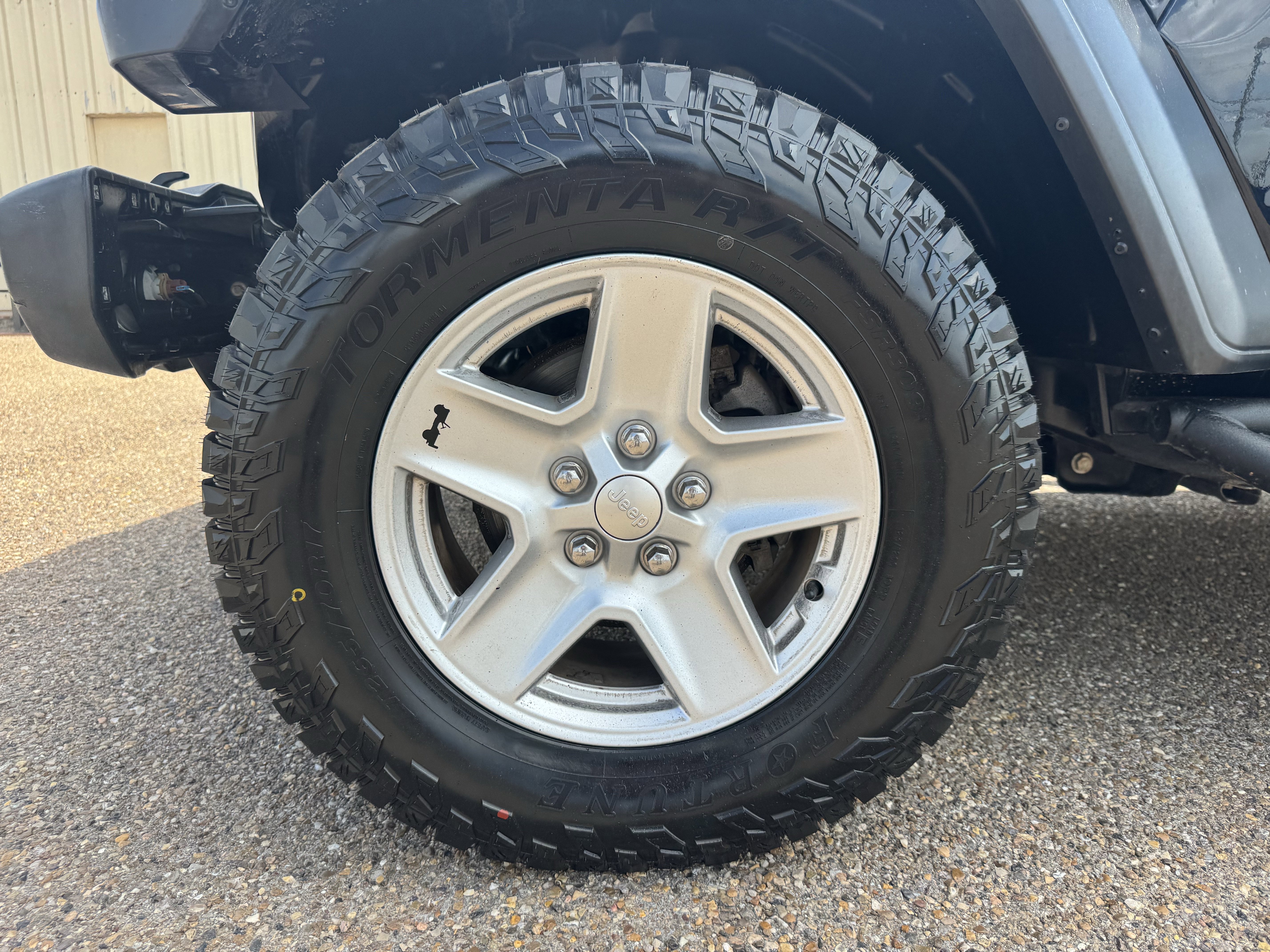 Used 2020 Jeep Gladiator Sport w/ Quick Order Package 24S image 7