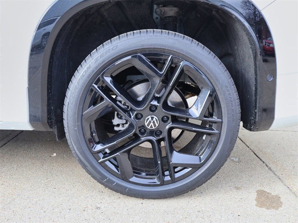 New 2026 Volkswagen Tiguan SE R-Line image 10