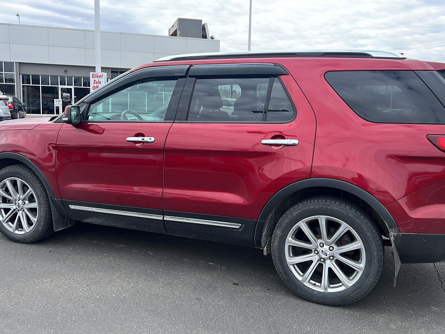 Used 2017 Ford Explorer Limited w/ Equipment Group 303A image 10
