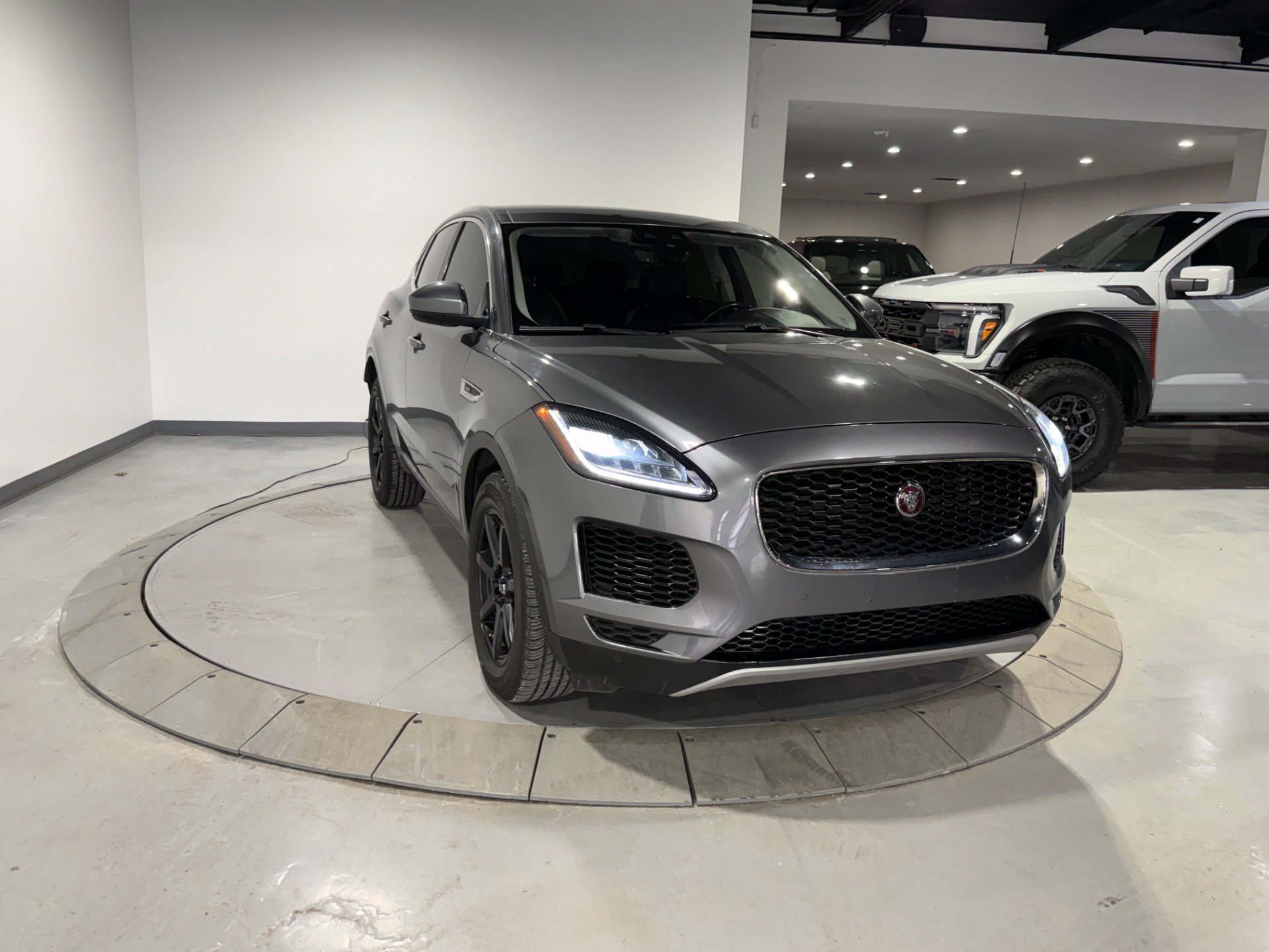 Used 2018 Jaguar E-PACE S image 6