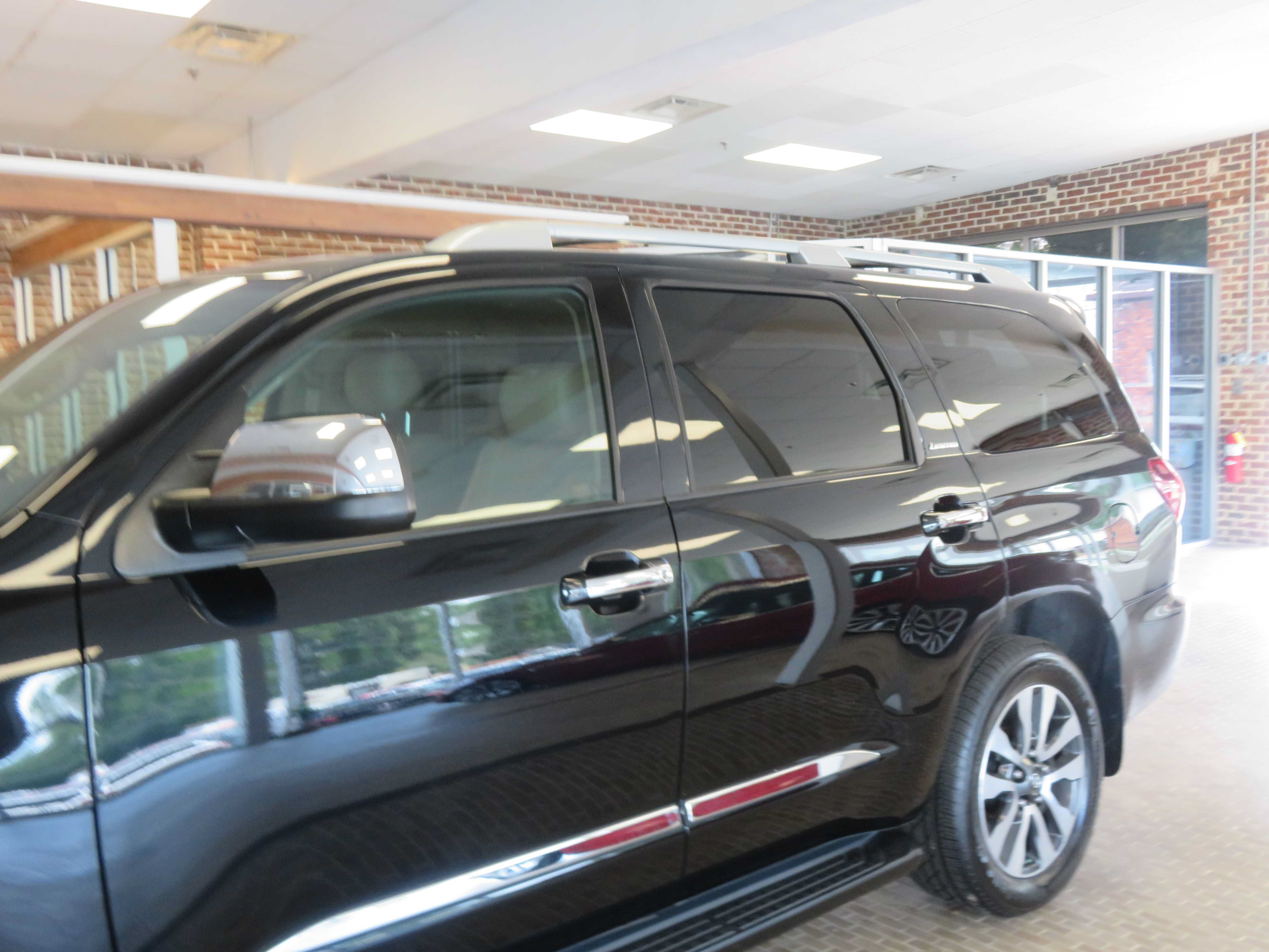 Used 2020 Toyota Sequoia Limited w/ Safety & Convenience Package AWD/4WD image 90