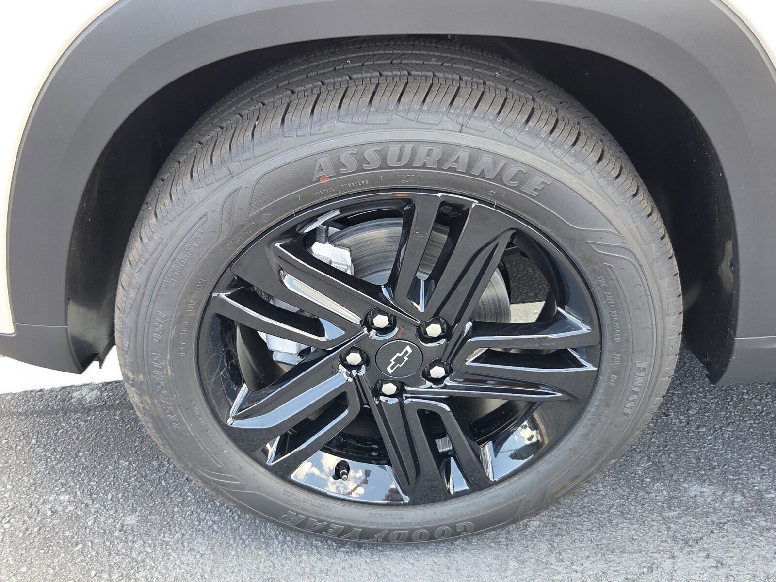 New 2026 Chevrolet Trax ACTIV w/ Driver Confidence Package FWD image 4