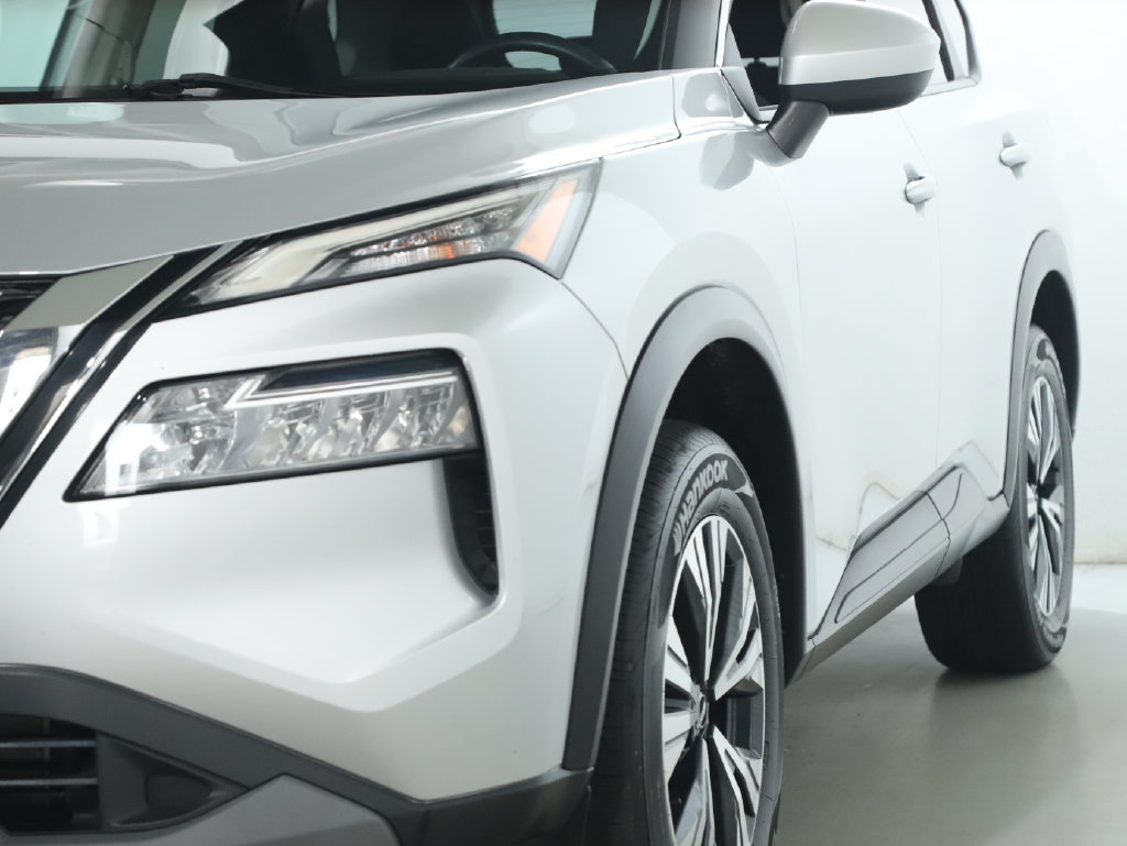 Used 2023 Nissan Rogue SV AWD/4WD image 4
