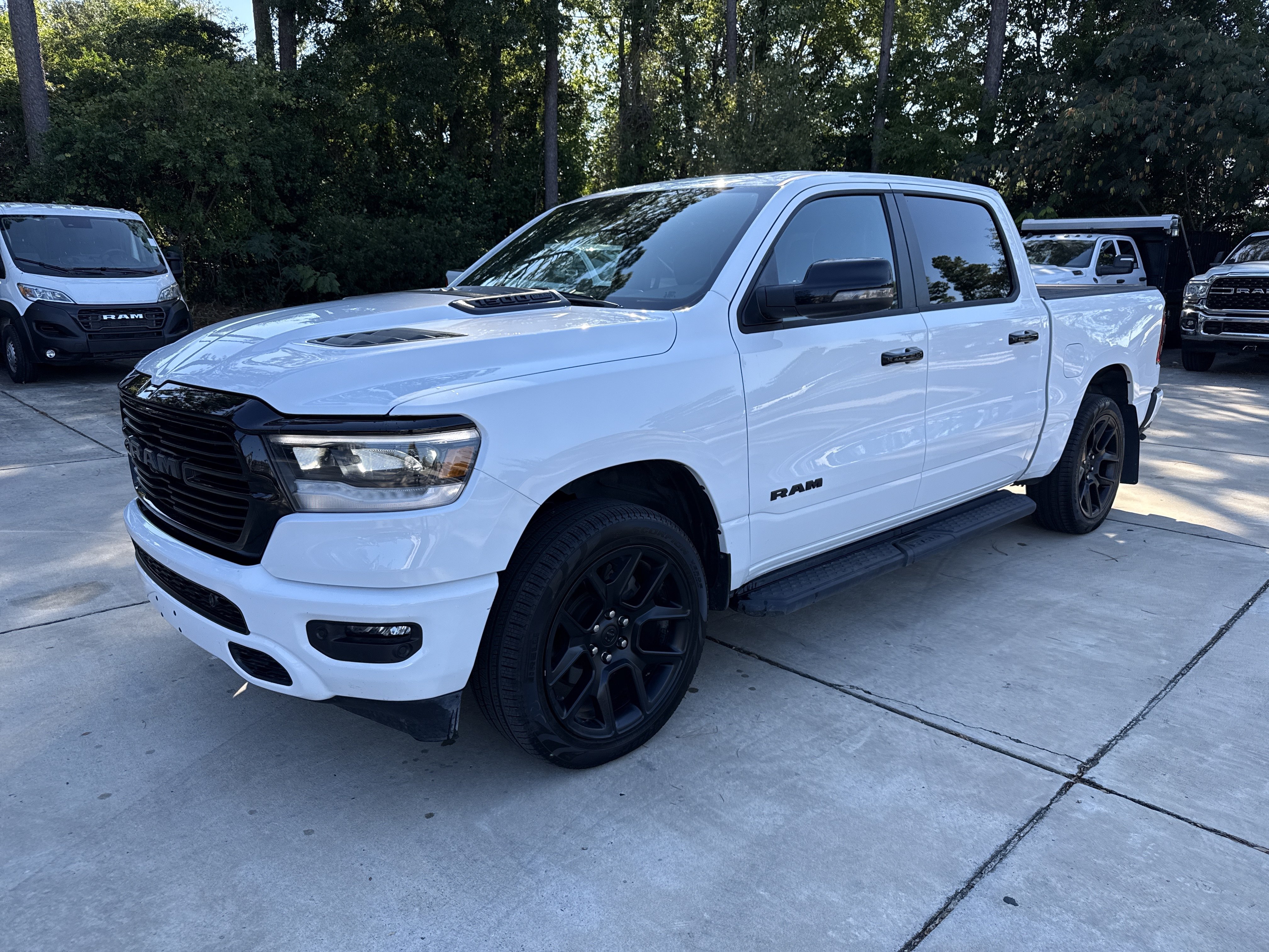 Used 2024 RAM 1500 Laramie AWD/4WD image 4