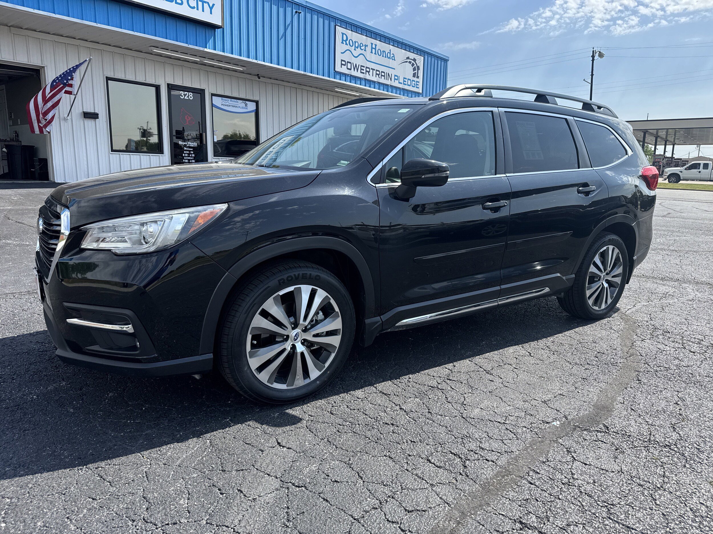 Used 2020 Subaru Ascent Limited w/ Technology Package AWD/4WD image 2