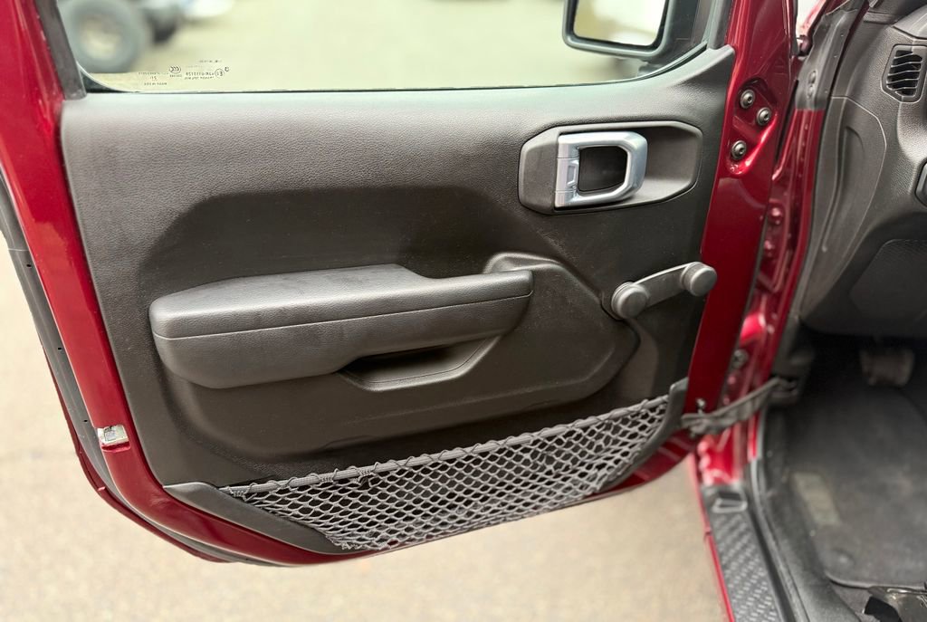 Used 2022 Jeep Gladiator Sport image 19