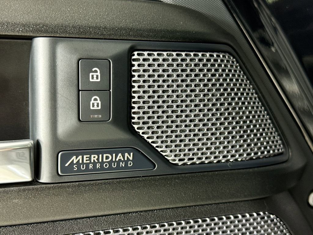 Used 2022 Land Rover Defender 110 V8 image 22