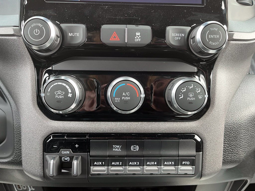 New 2026 RAM 3500 Tradesman w/ Chrome Appearance Group A AWD/4WD image 32