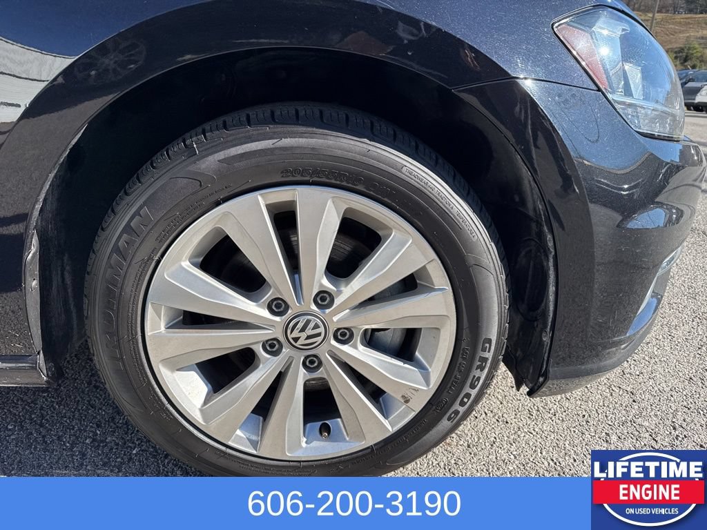 Used 2021 Volkswagen Golf 4-Door FWD image 6