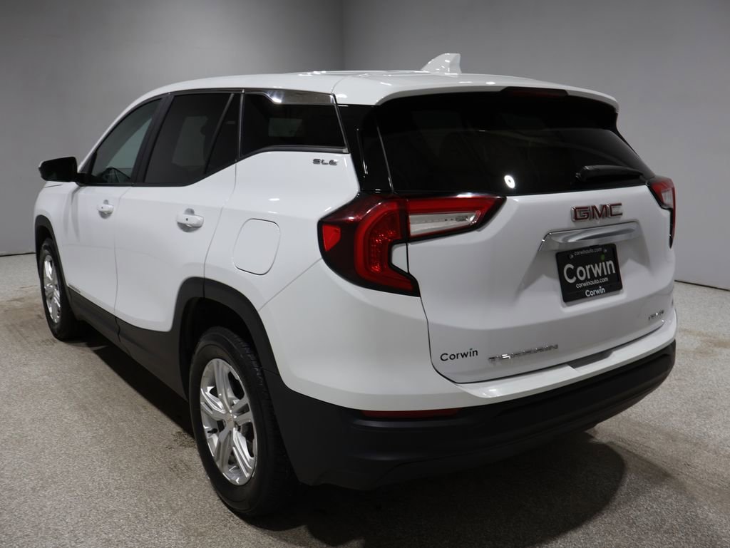 Used 2024 GMC Terrain SLE image 4