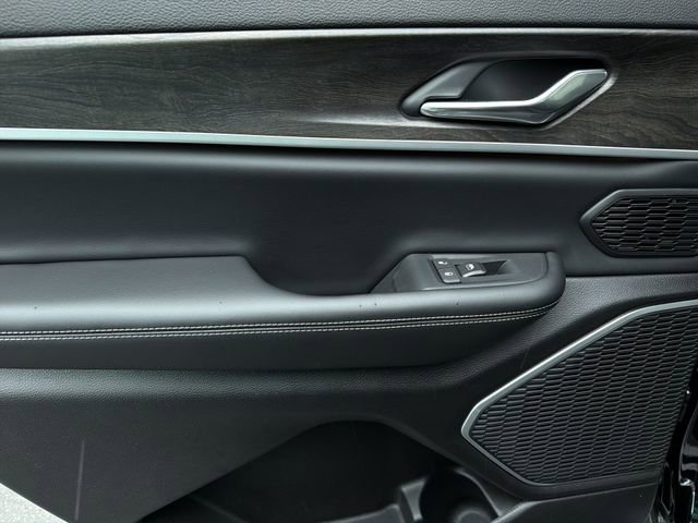 New 2026 Jeep Grand Cherokee L Limited image 17