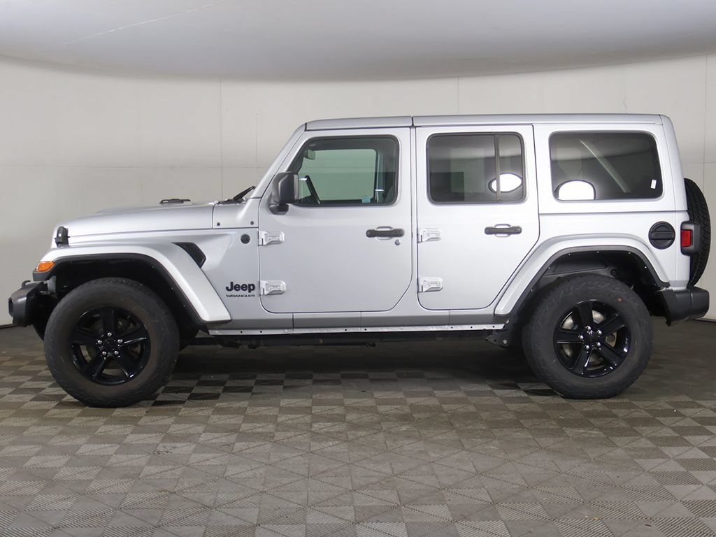 Used 2023 Jeep Wrangler Unlimited Sahara AWD/4WD image 15