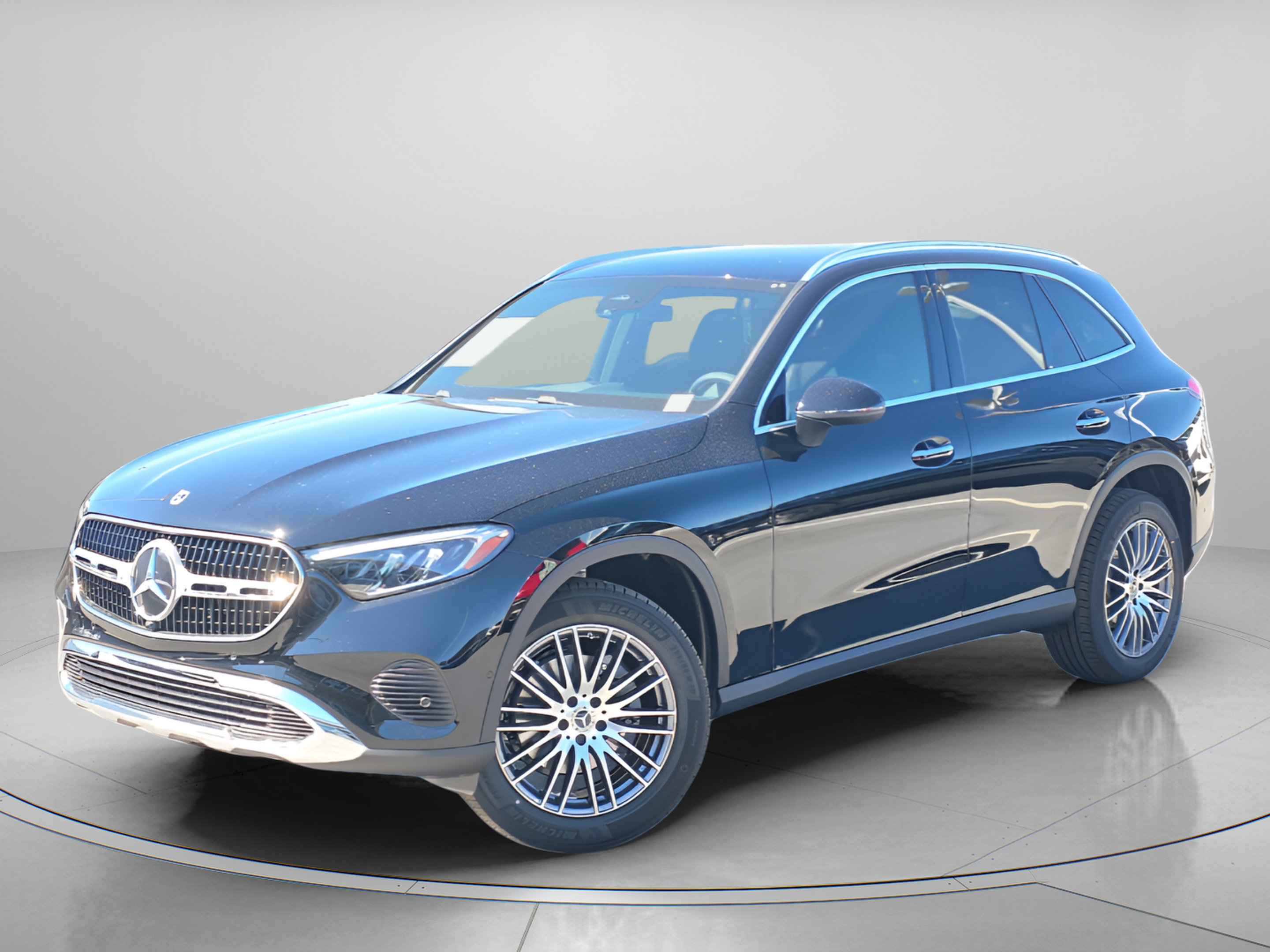 Used 2026 Mercedes-Benz GLC 300 image 2