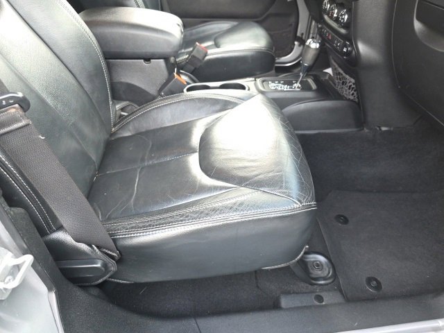 Used 2014 Jeep Wrangler Unlimited Sahara w/ Connectivity Group image 37