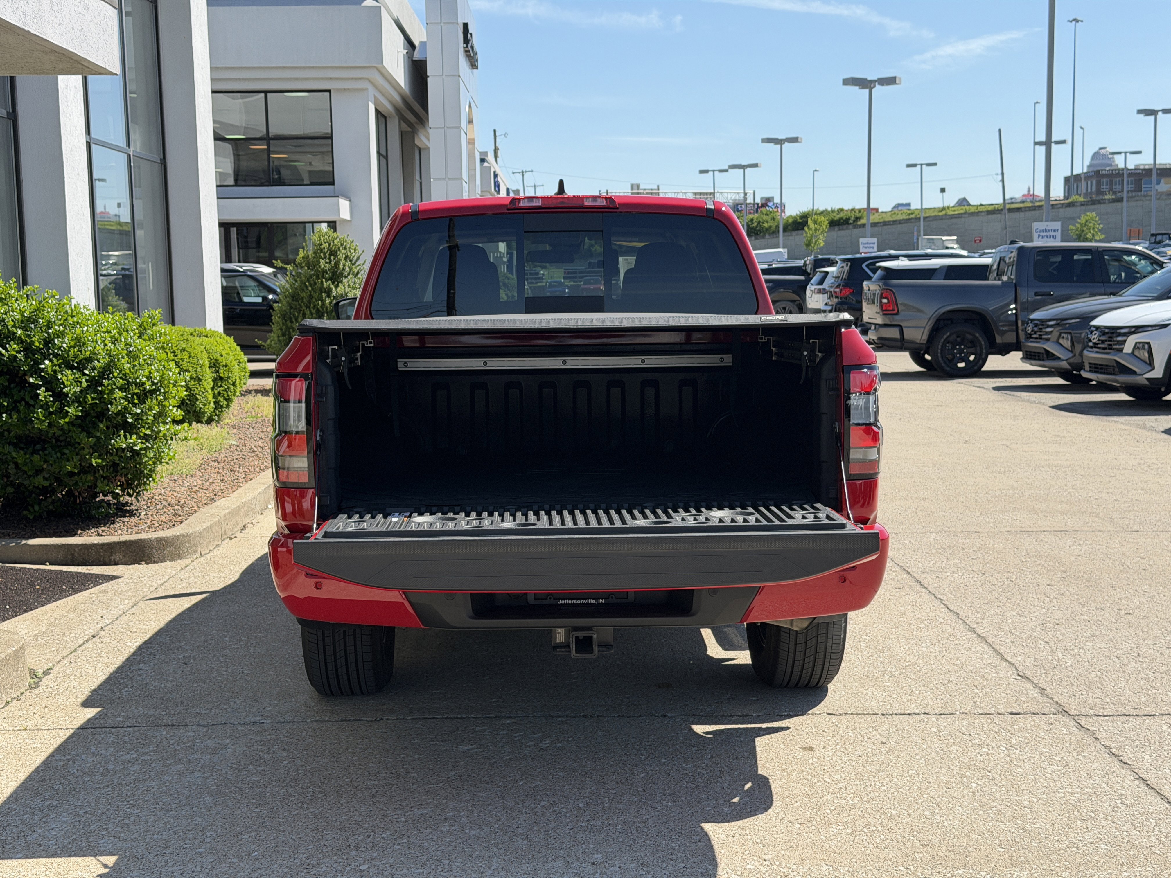 Used 2025 Nissan Frontier SV w/ SV Convenience Package AWD/4WD image 11