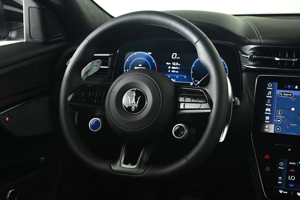 Used 2025 Maserati Grecale GT image 10