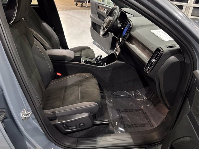 Used 2023 Volvo C40 P8 Recharge Ultimate AWD/4WD image 33