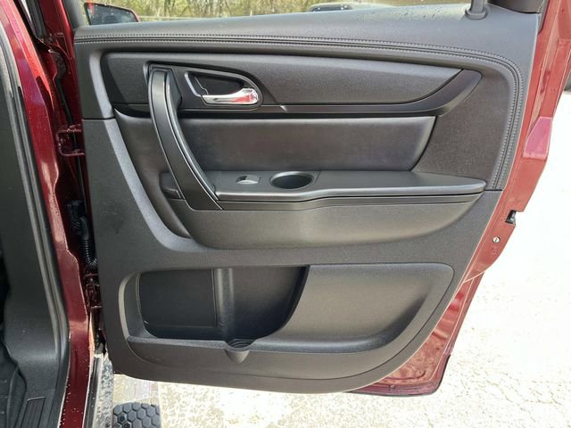 Used 2017 Chevrolet Traverse LT w/ Style and Technology Package image 23