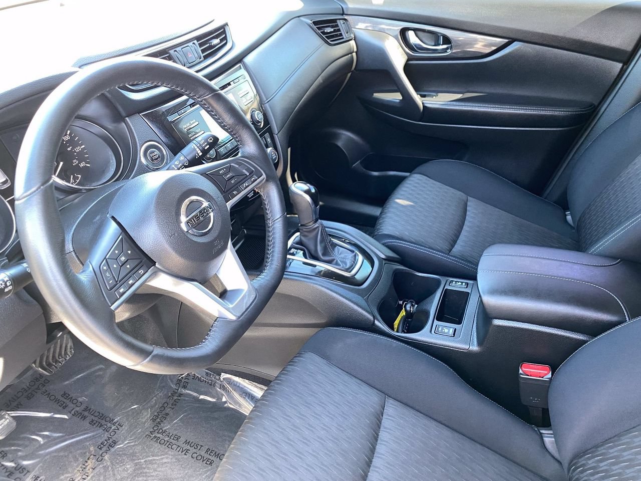 Used 2017 Nissan Rogue SV FWD image 29