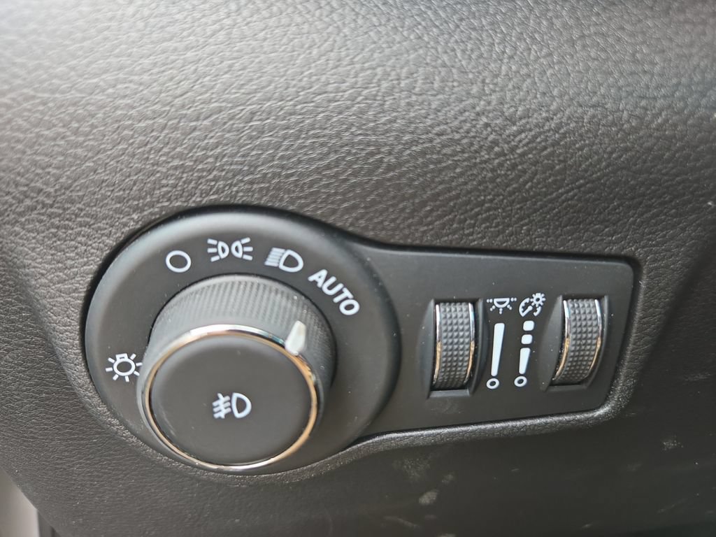 Used 2024 Jeep Compass Limited AWD/4WD image 19
