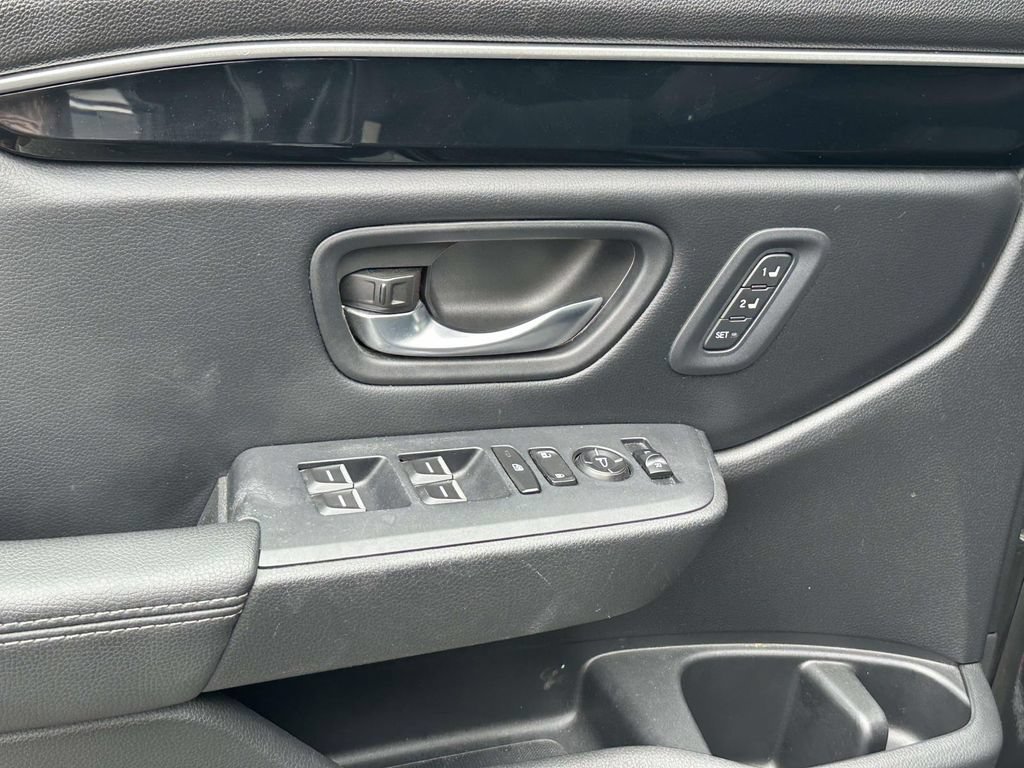 Used 2023 Honda Pilot Touring image 14