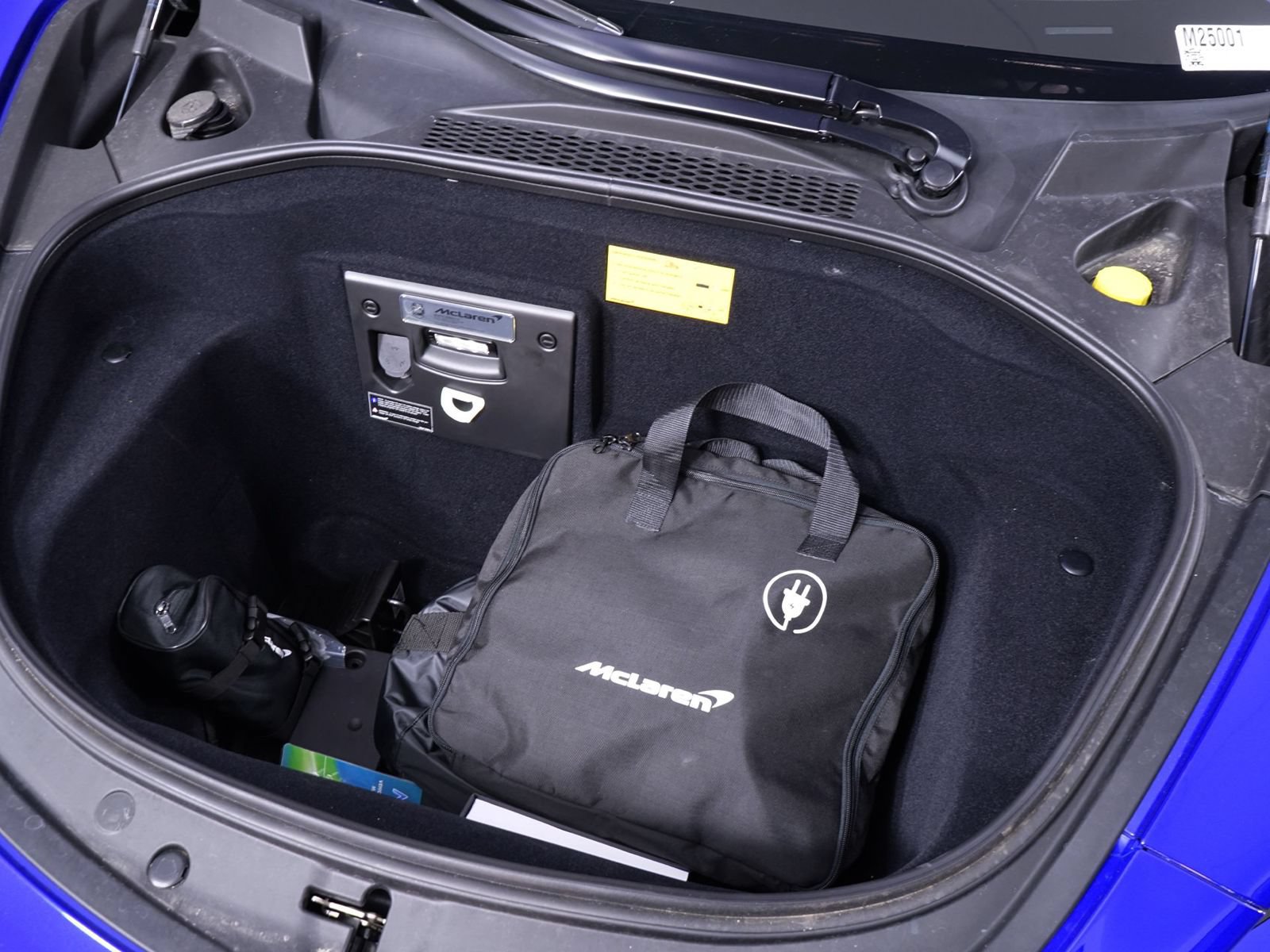 New 2025 McLaren Artura Spider RWD image 19