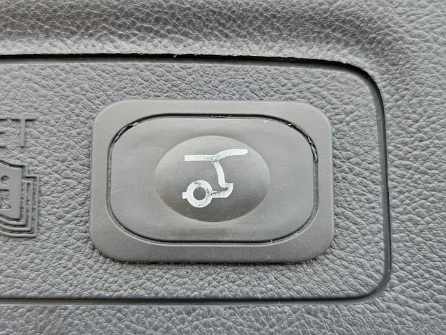 Used 2017 Lincoln MKC Select w/ Select Plus Package FWD image 10