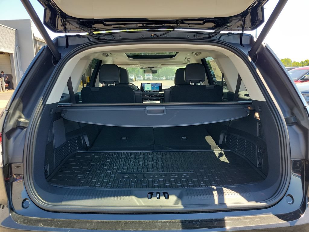 New 2026 Lincoln Aviator Reserve w/ Illumination Package AWD/4WD image 10