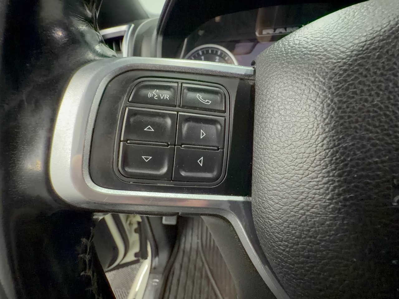 Used 2022 RAM 3500 Laramie AWD/4WD image 18