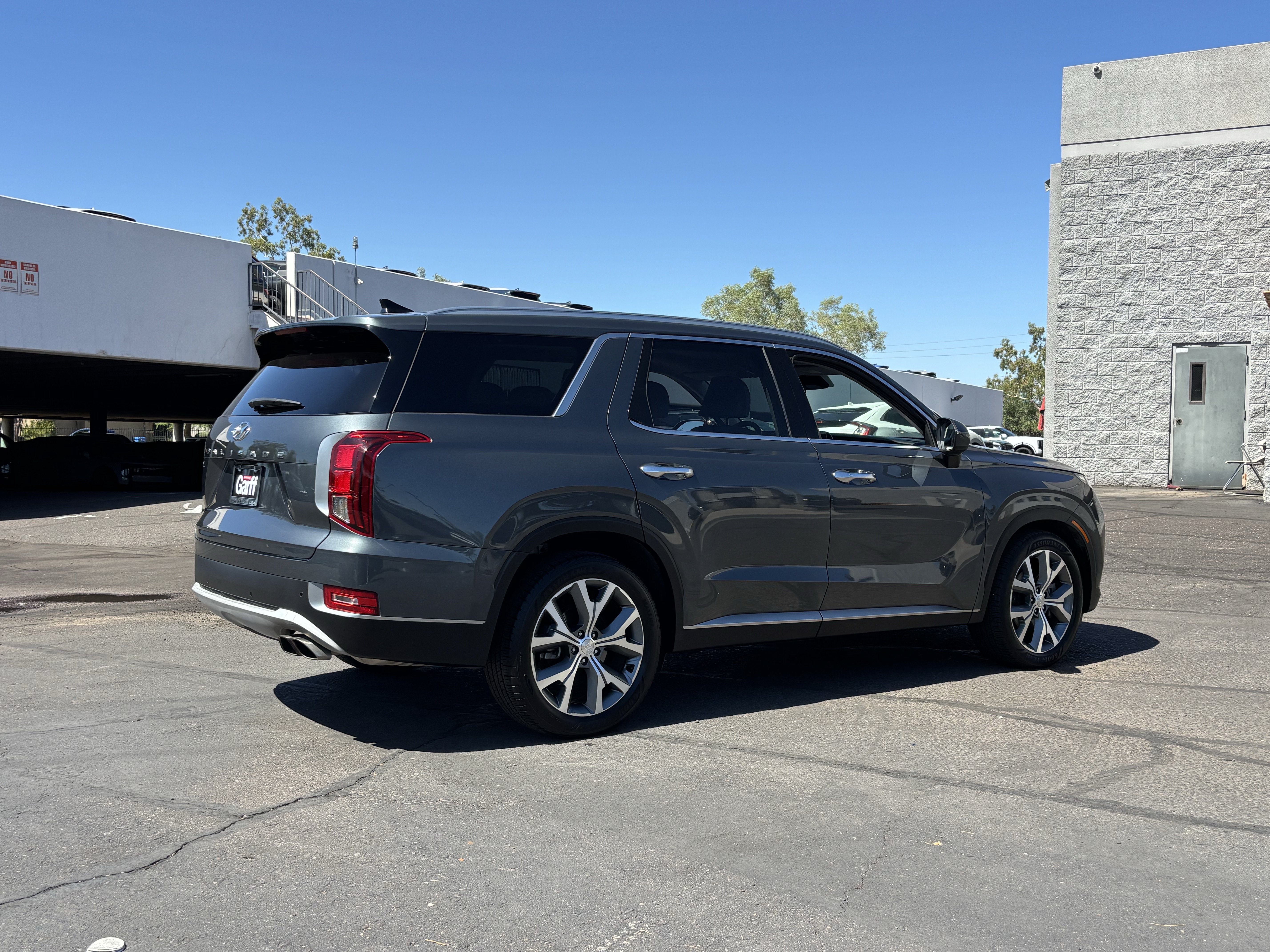 Used 2021 Hyundai Palisade SEL FWD image 3