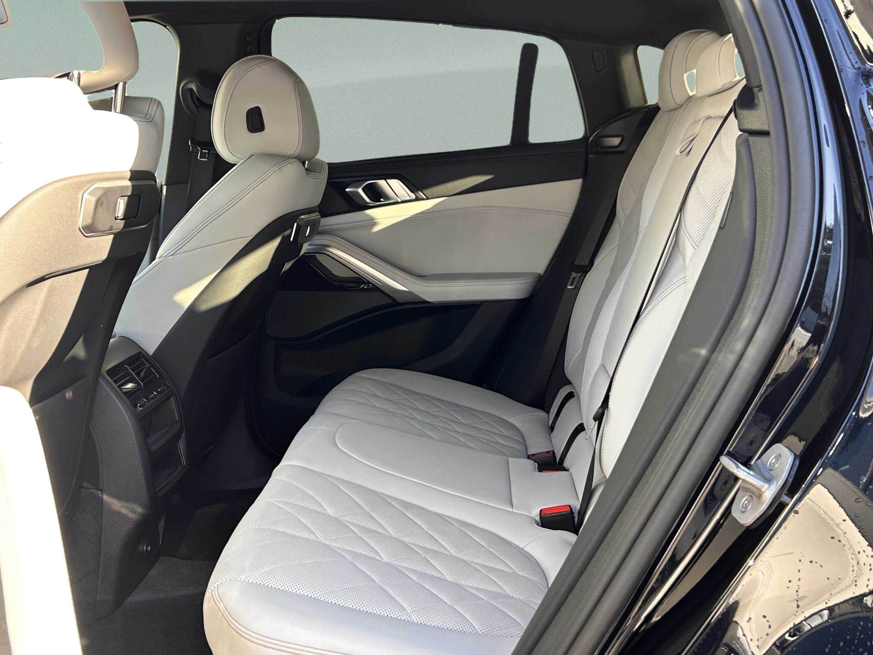 Used 2025 BMW X6 xDrive40i image 25