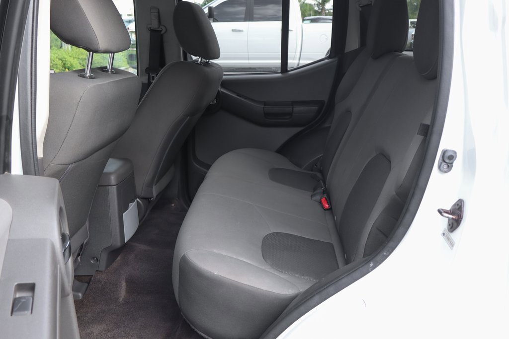 Used 2015 Nissan Xterra X image 30