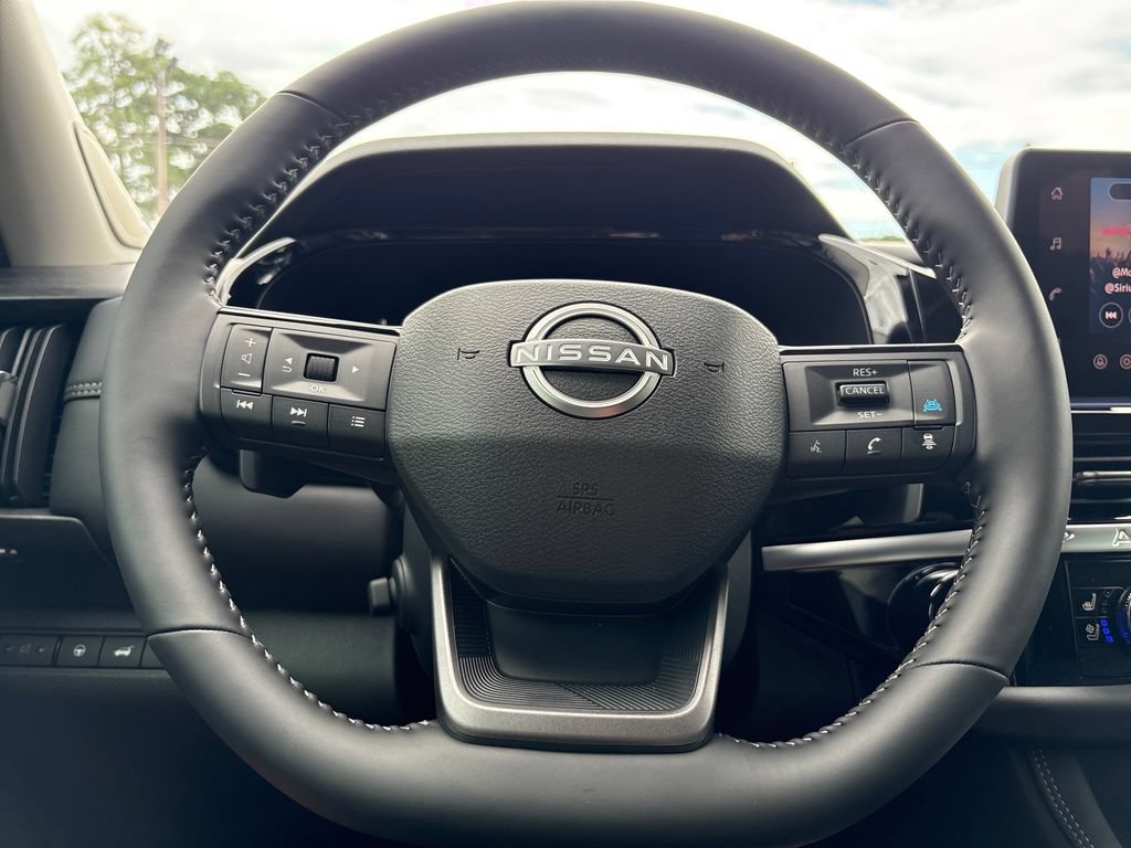 New 2026 Nissan Pathfinder Platinum FWD image 12