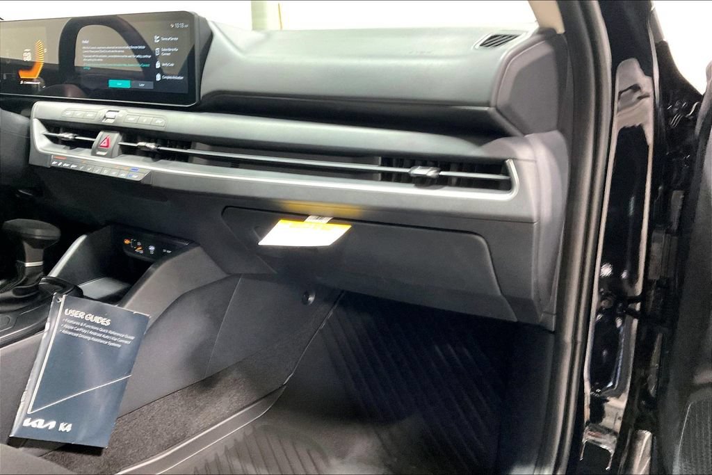 New 2026 Kia K4 FWD image 9