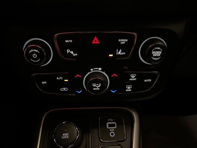 Used 2021 Jeep Compass Latitude w/ Driver Assistance Group AWD/4WD image 26